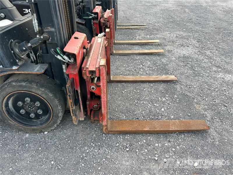 Doosan D30S7 5500 lb Pneumatic Tire Forklift Gaffeltrucker - Annet