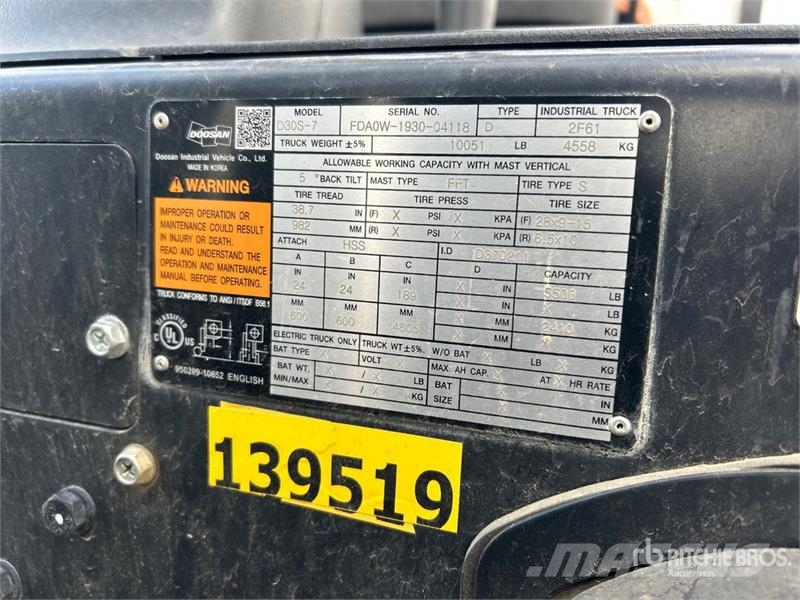 Doosan D30S7 5500 lb Pneumatic Tire Forklift Gaffeltrucker - Annet