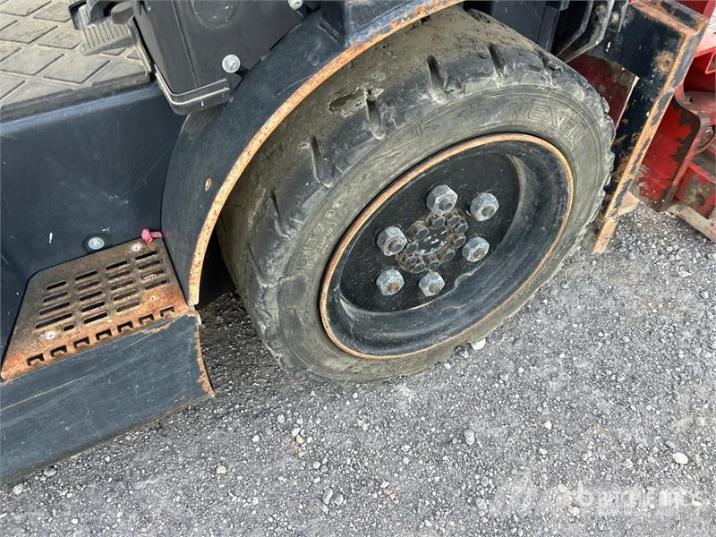 Doosan D30S7 5500 lb Pneumatic Tire Forklift Gaffeltrucker - Annet