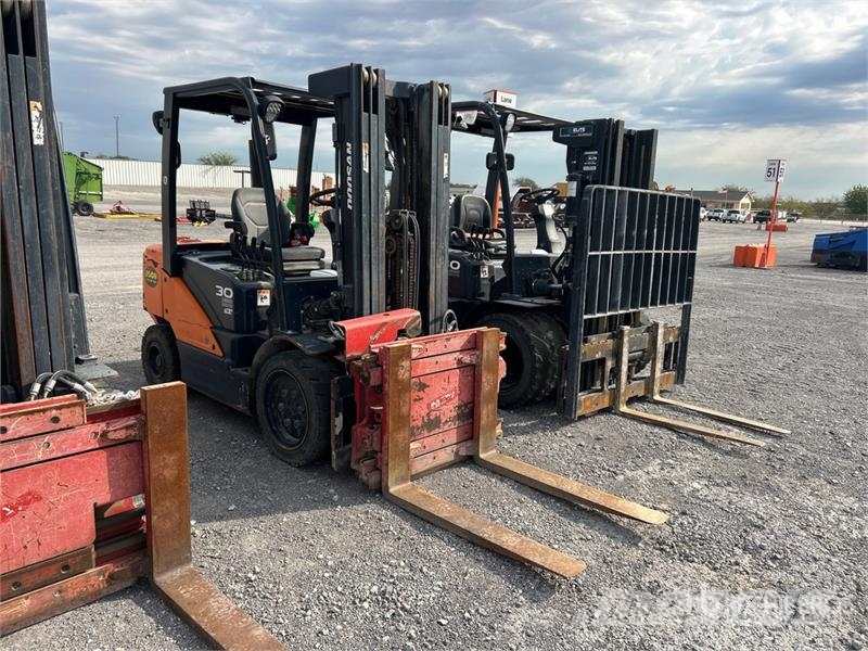 Doosan D30S7 Pneumatic Tire Forklift Gaffeltrucker - Annet