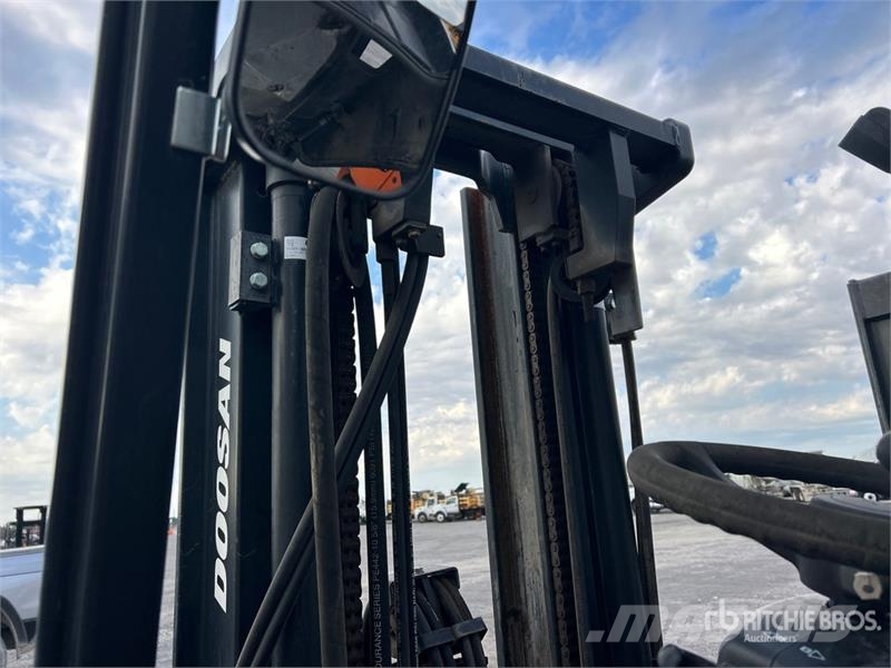 Doosan D30S7 Pneumatic Tire Forklift Gaffeltrucker - Annet