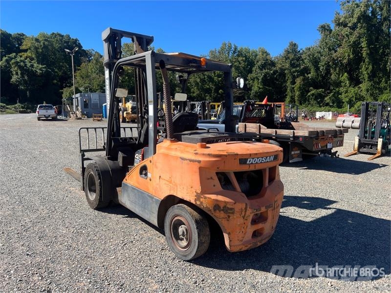 Doosan D45S-7 Cushion Tire Forklift 그 외 지게차