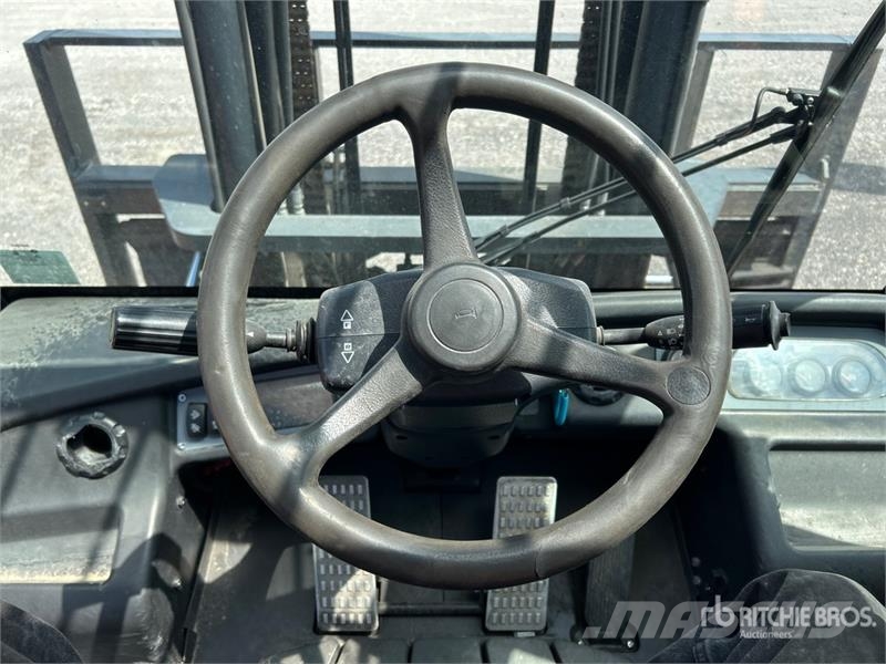 Doosan D70S-7 13500 lb Pneumatic Tire Forklift 그 외 지게차