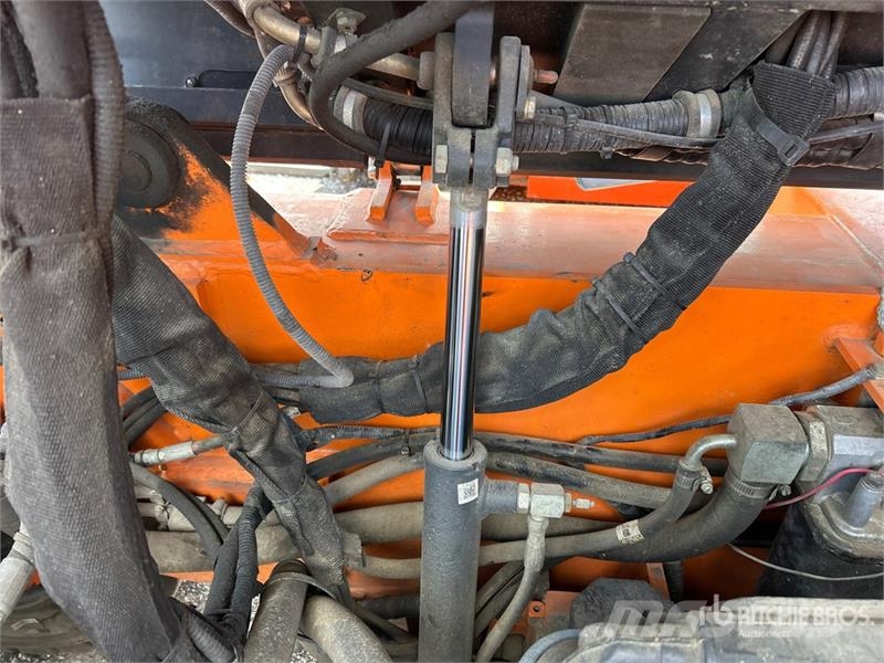 Doosan D70S-7 13500 lb Pneumatic Tire Forklift 그 외 지게차