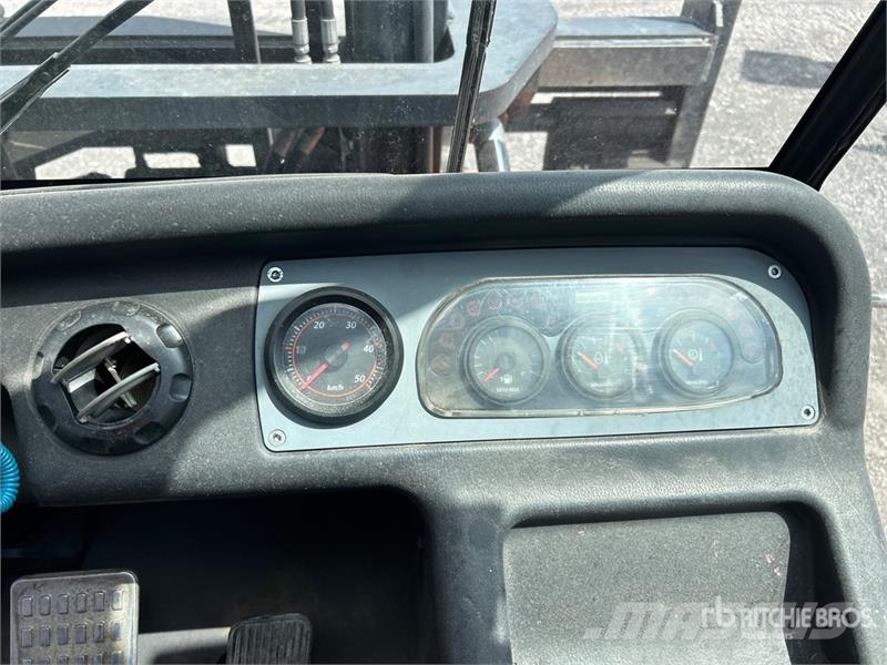 Doosan D70S-7 13500 lb Pneumatic Tire Forklift 그 외 지게차