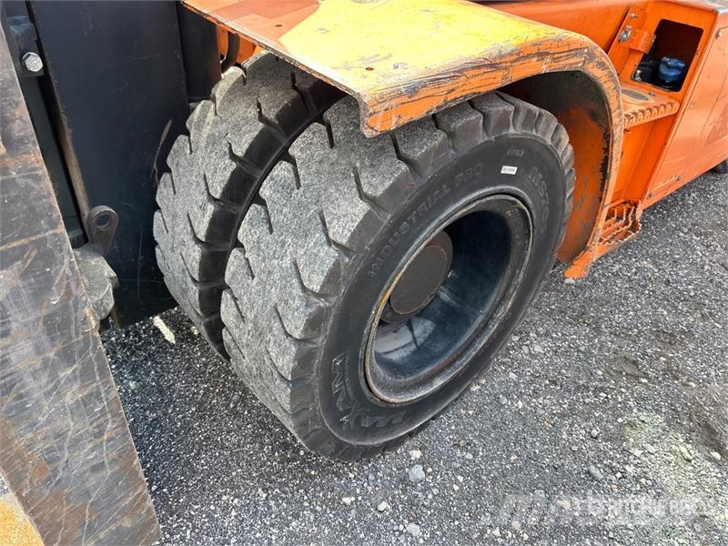 Doosan D70S-7 13500 lb Pneumatic Tire Forklift 그 외 지게차