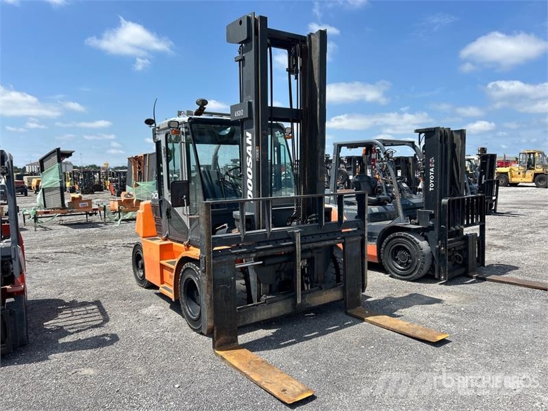Doosan D70S-7 13500 lb Pneumatic Tire Forklift 그 외 지게차
