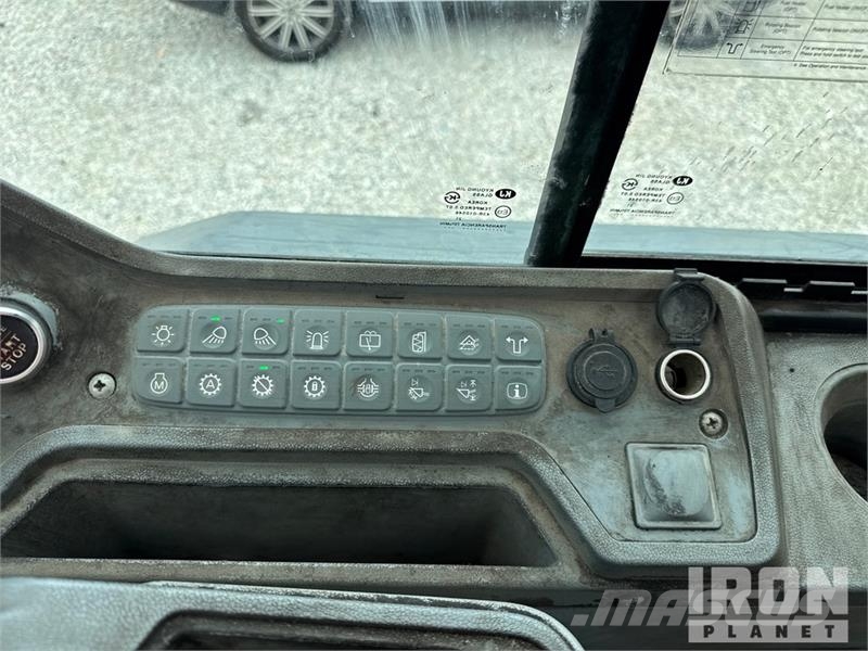 Doosan DL220-7 Wheel Loader Gumikerekes homlokrakodók