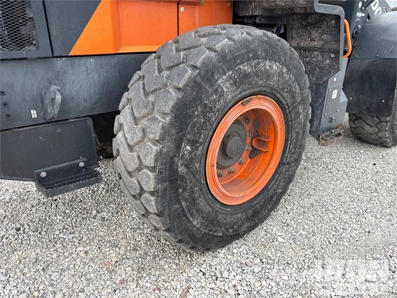 Doosan DL220-7 Wheel Loader Gumikerekes homlokrakodók