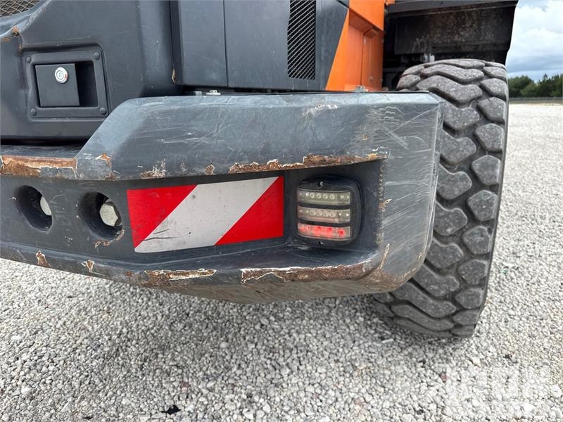 Doosan DL220-7 Wheel Loader Gumikerekes homlokrakodók