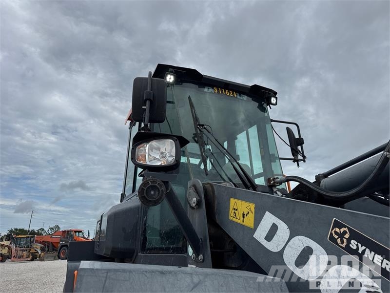 Doosan DL220-7 Wheel Loader Gumikerekes homlokrakodók