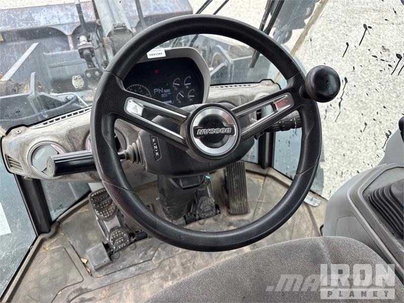 Doosan DL220-7 Wheel Loader Gumikerekes homlokrakodók