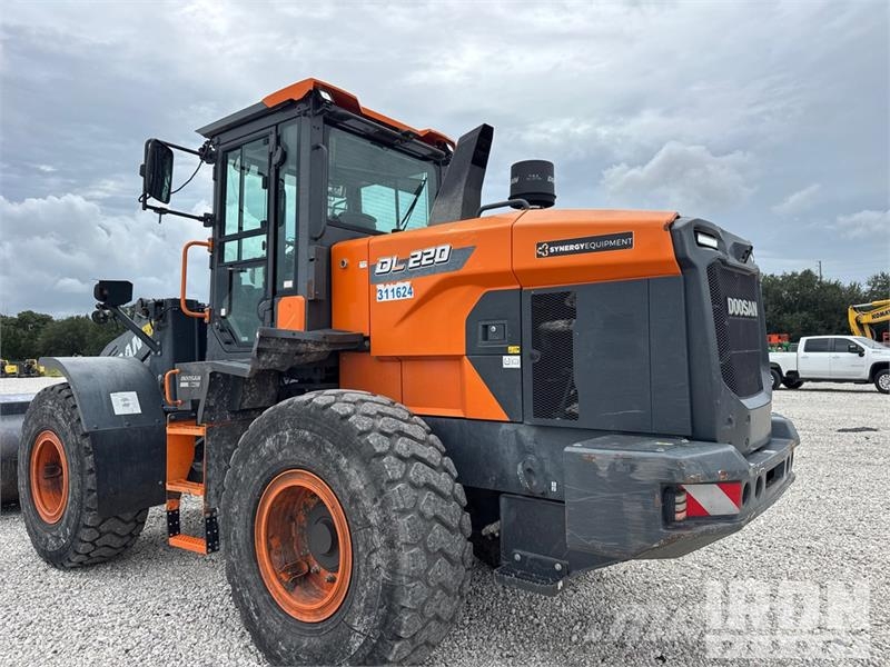 Doosan DL220-7 Wheel Loader Gumikerekes homlokrakodók