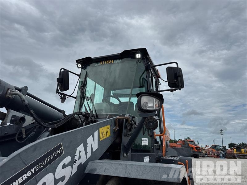 Doosan DL220-7 Wheel Loader Gumikerekes homlokrakodók