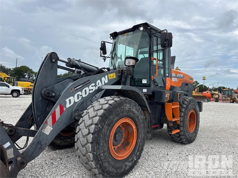 Doosan DL220-7 Wheel Loader Gumikerekes homlokrakodók