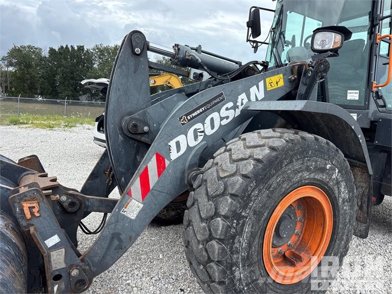 Doosan DL220-7 Wheel Loader Gumikerekes homlokrakodók