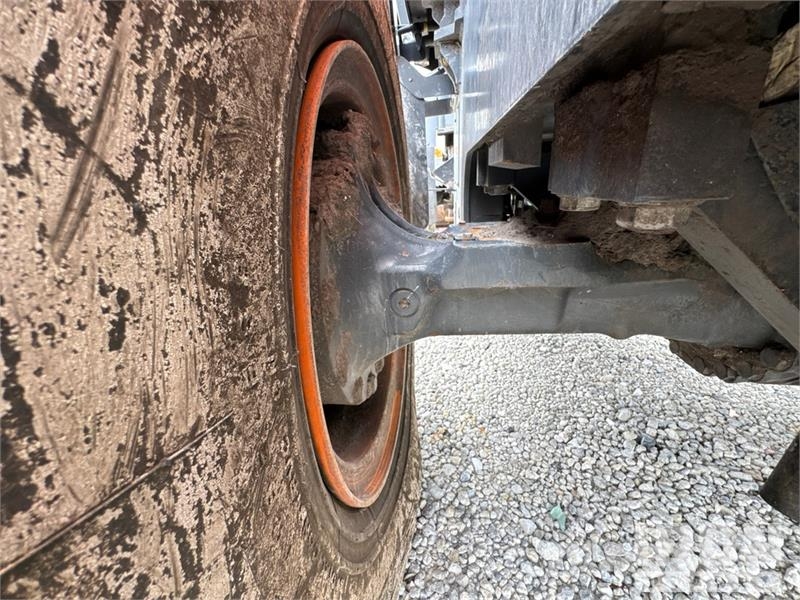 Doosan DL220-7 Wheel Loader Gumikerekes homlokrakodók