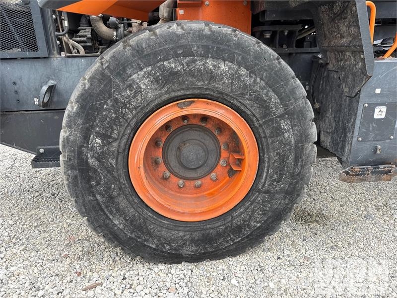 Doosan DL220-7 Wheel Loader Gumikerekes homlokrakodók