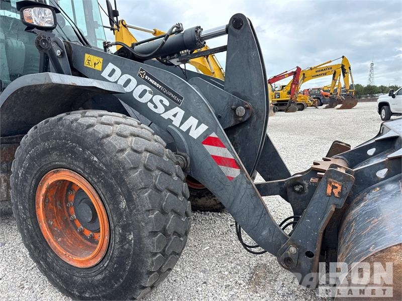 Doosan DL220-7 Wheel Loader Gumikerekes homlokrakodók