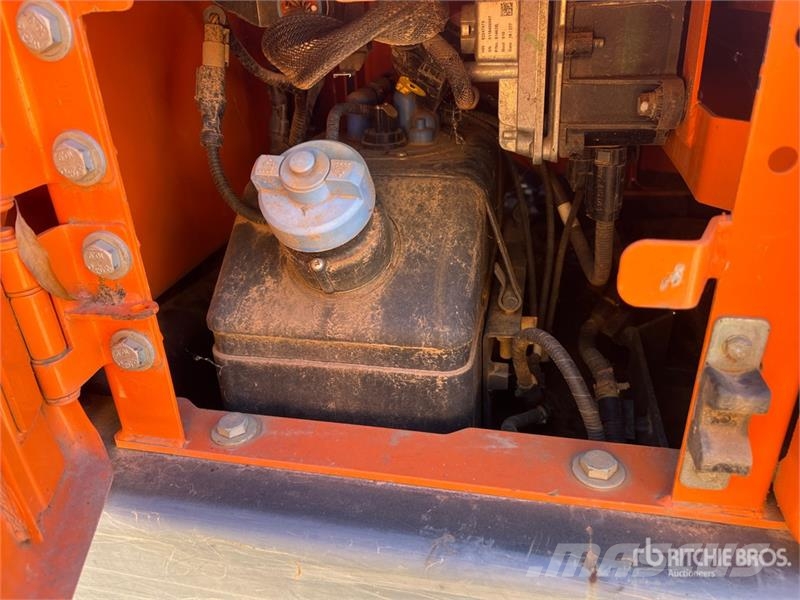 Doosan DX140LC Tracked Excavator Bageri guseničari