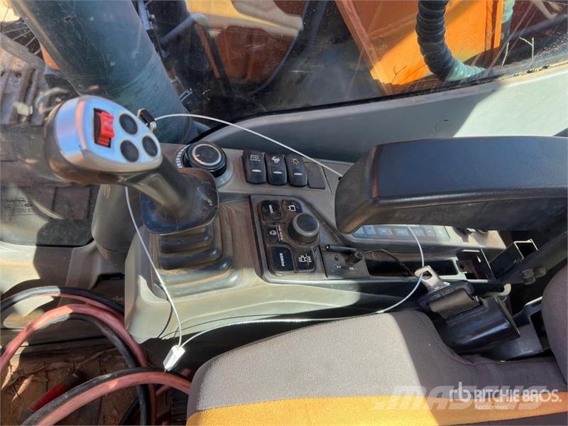 Doosan DX140LC Tracked Excavator Bageri guseničari