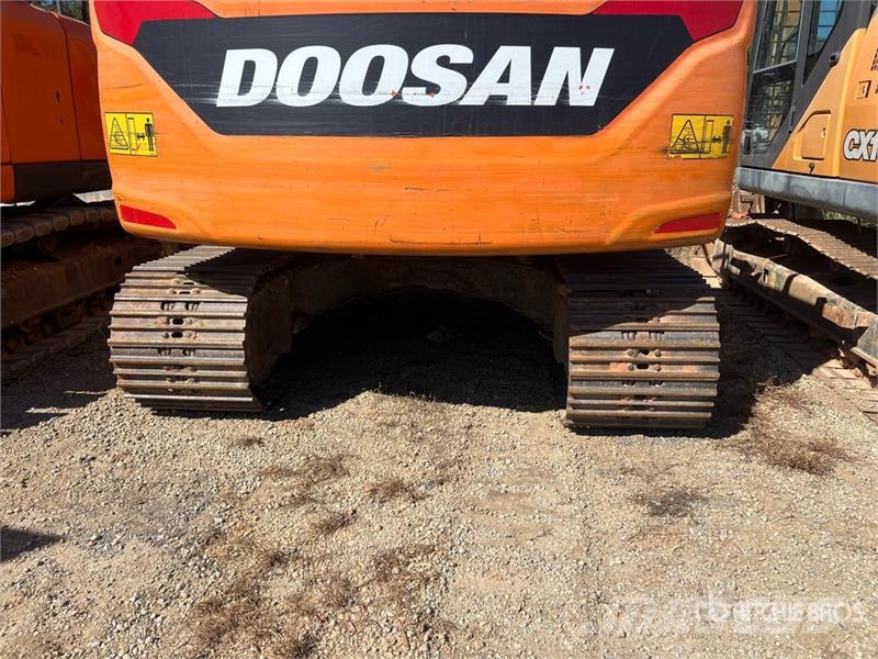 Doosan DX140LC Tracked Excavator Bageri guseničari