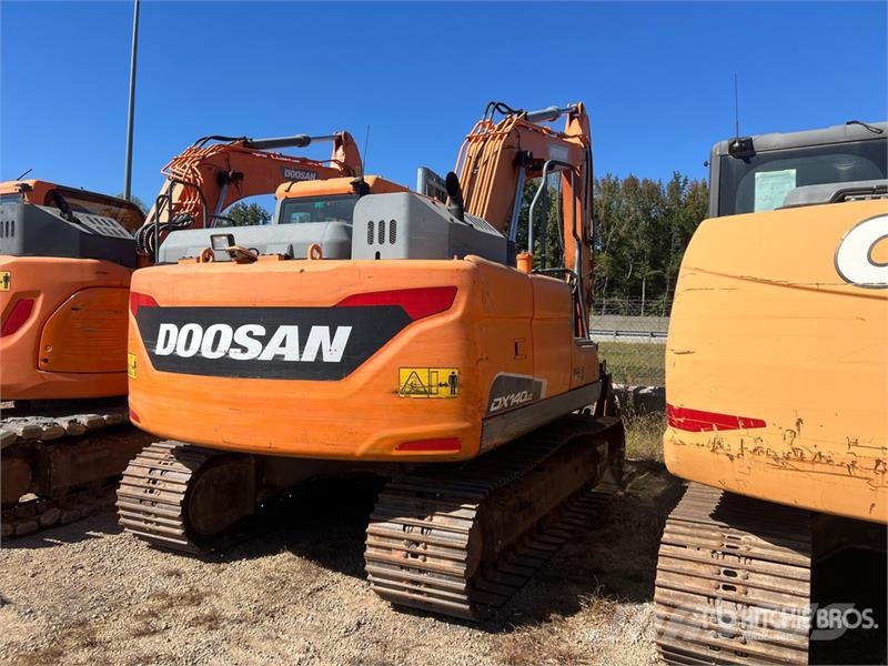 Doosan DX140LC Tracked Excavator Bageri guseničari