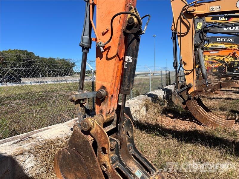 Doosan DX140LC Tracked Excavator Bageri guseničari