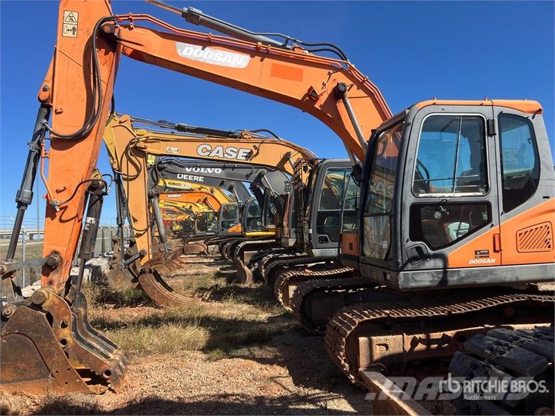 Doosan DX140LC Tracked Excavator Bageri guseničari