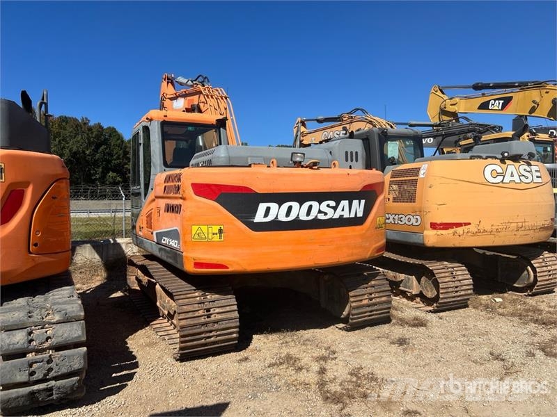 Doosan DX140LC Tracked Excavator Bageri guseničari