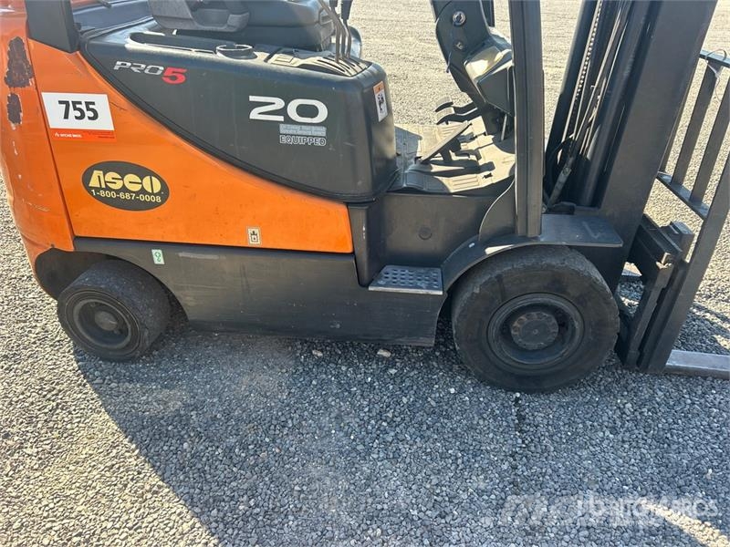 Doosan G20SC-5 3250 lb Pneumatic Tire Forklift Інше