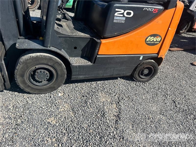 Doosan G20SC-5 3250 lb Pneumatic Tire Forklift Інше
