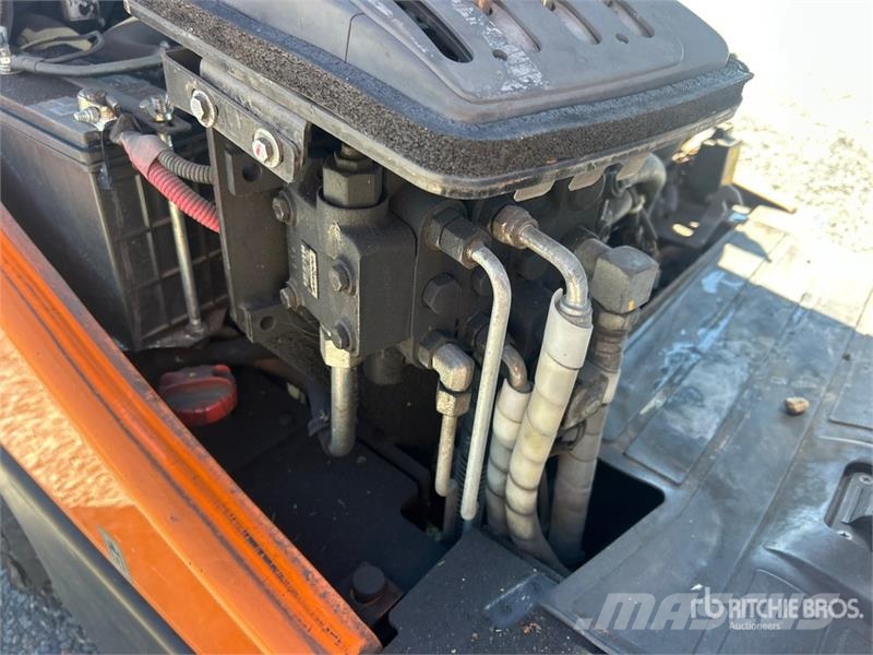 Doosan G20SC-5 3250 lb Pneumatic Tire Forklift Інше