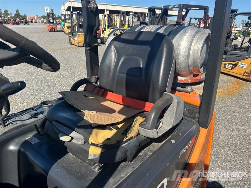 Doosan G20SC-5 3250 lb Pneumatic Tire Forklift Інше
