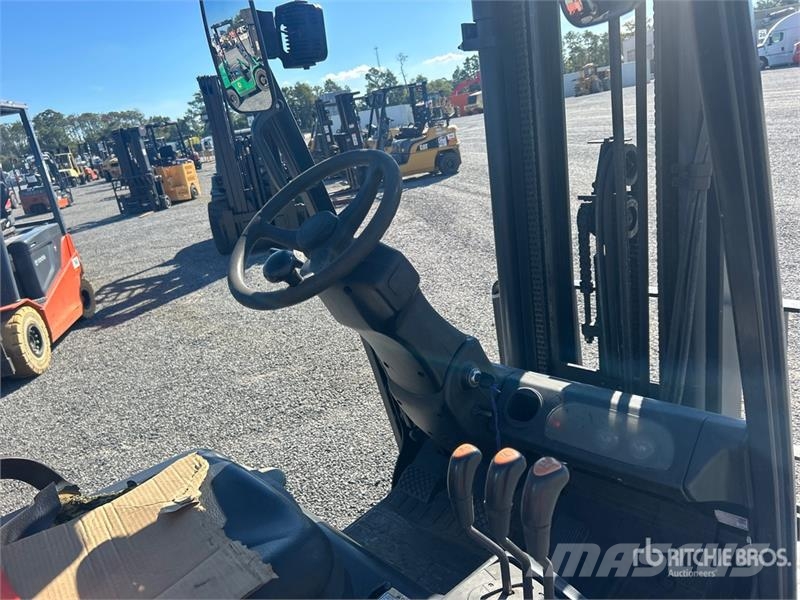 Doosan G20SC-5 3250 lb Pneumatic Tire Forklift Інше
