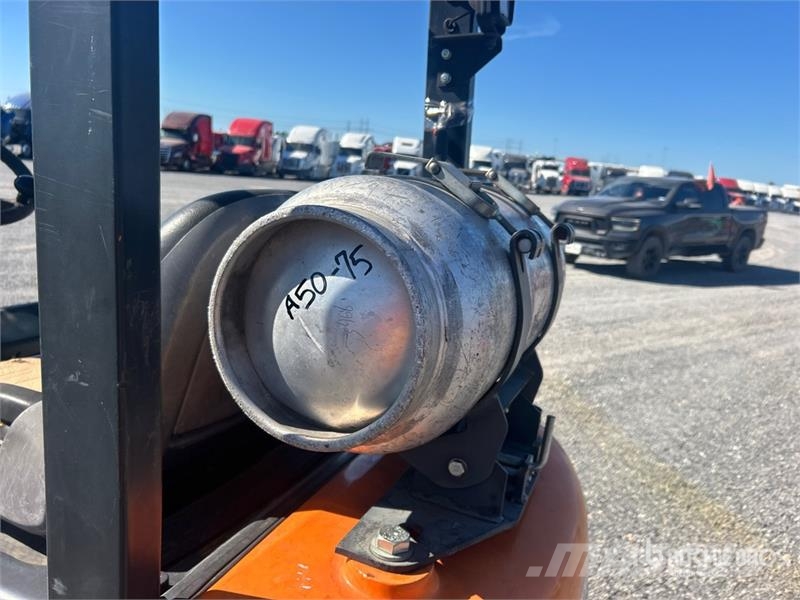 Doosan G20SC-5 3250 lb Pneumatic Tire Forklift Інше