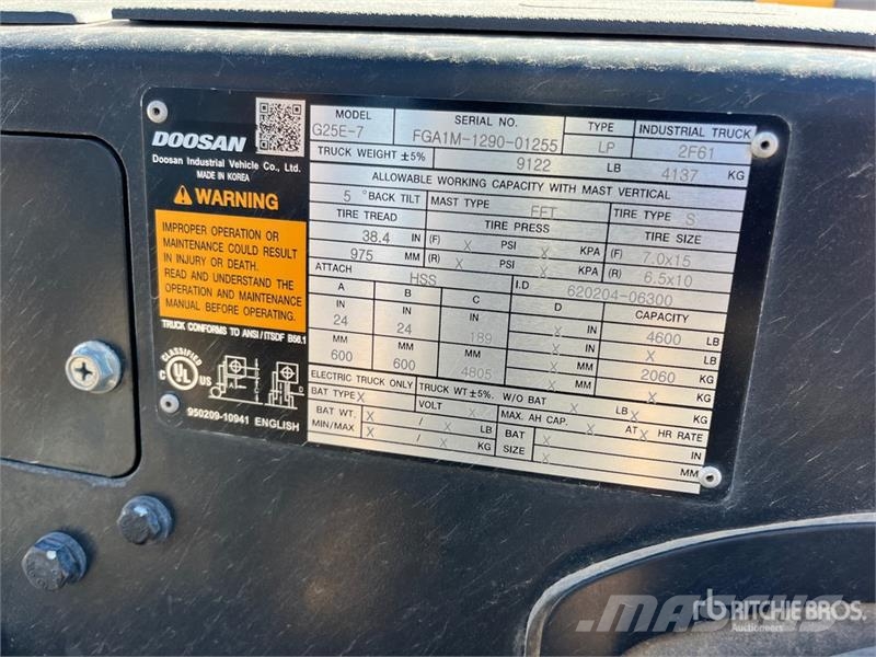 Doosan G25 4600 lb Pneumatic Tire Forklift Інше