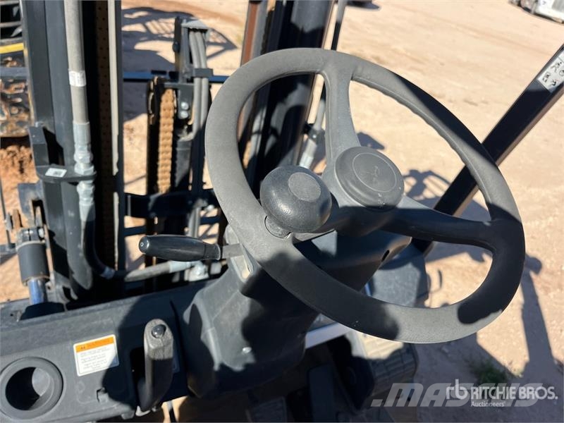 Doosan G25 4600 lb Pneumatic Tire Forklift Інше