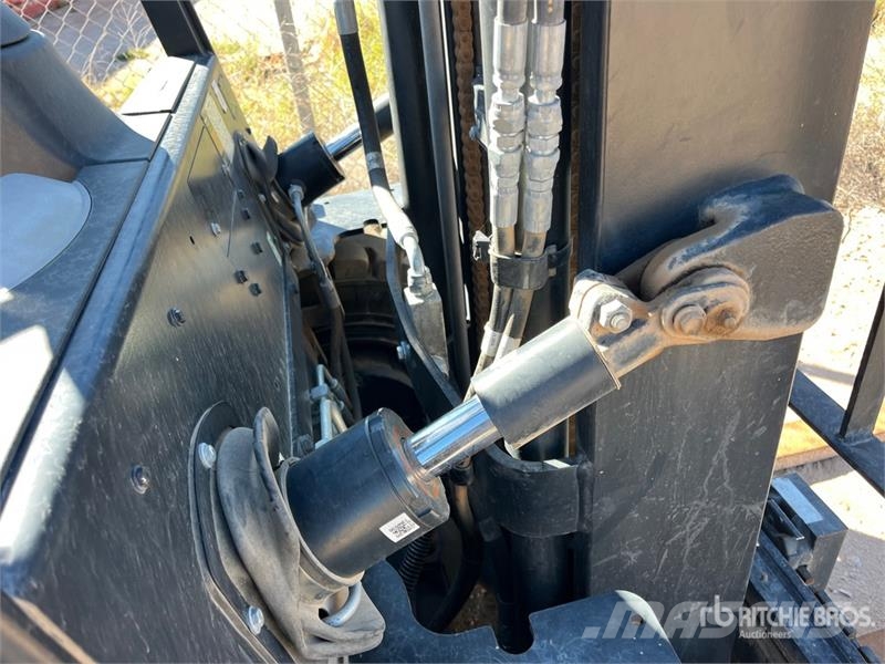 Doosan G25 4600 lb Pneumatic Tire Forklift Інше