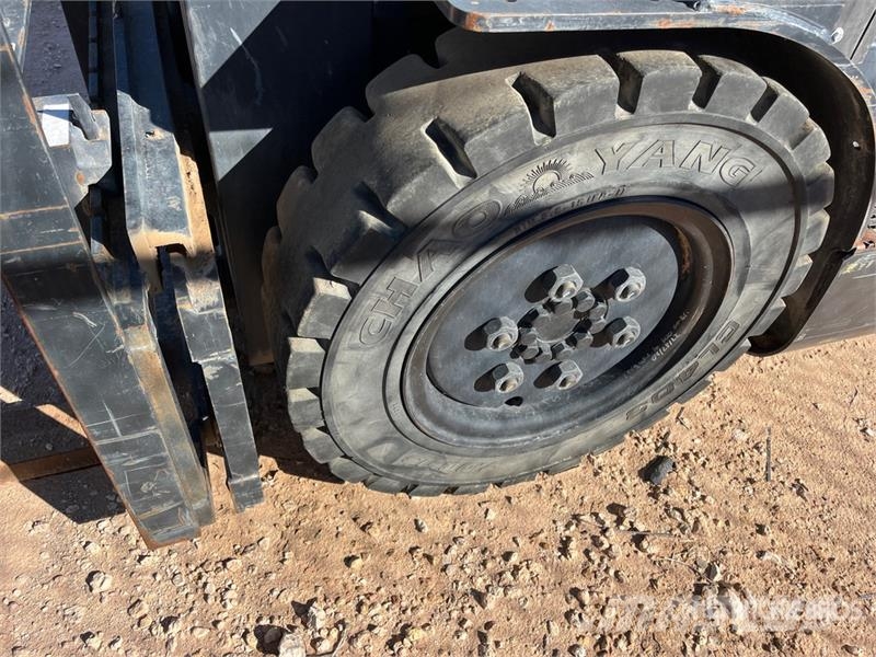Doosan G25 4600 lb Pneumatic Tire Forklift Інше