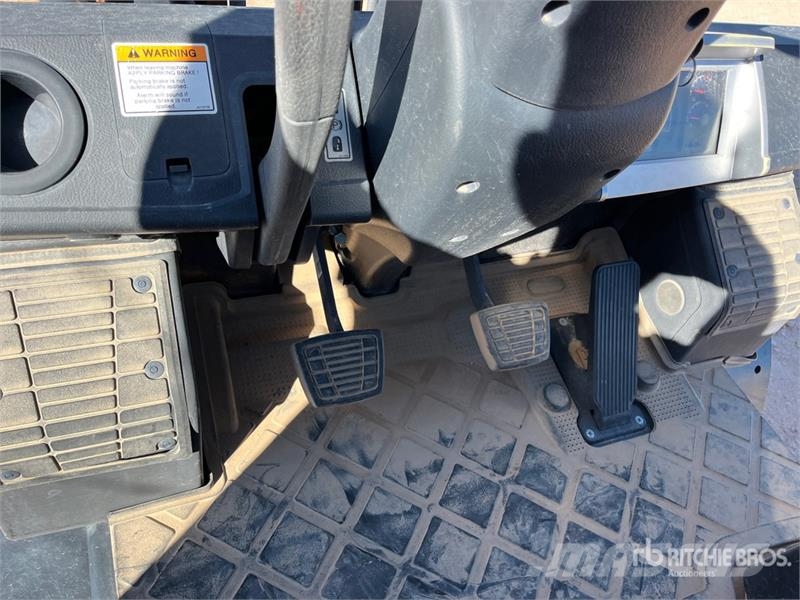 Doosan G25 4600 lb Pneumatic Tire Forklift Інше