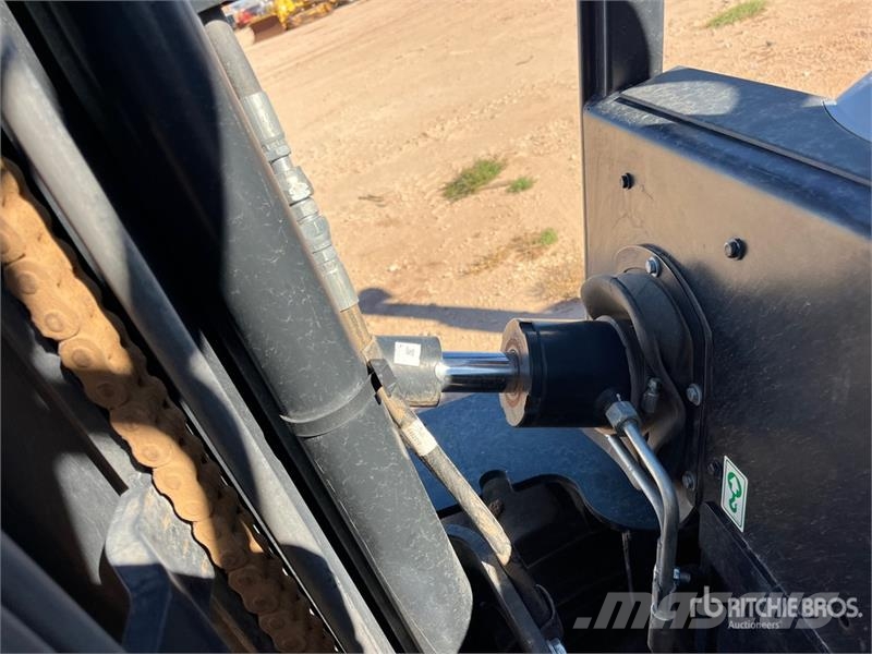 Doosan G25 4600 lb Pneumatic Tire Forklift Інше
