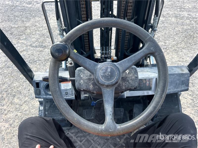 Doosan G25E-7 3850 lb Pneumatic Tire Forklift Autokrāvēji - citi