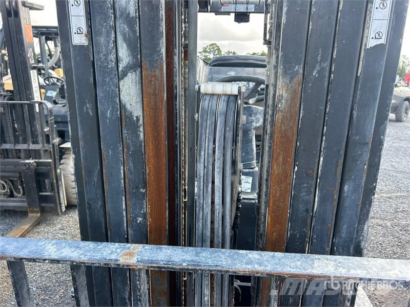 Doosan G25E-7 3850 lb Pneumatic Tire Forklift 그 외 지게차