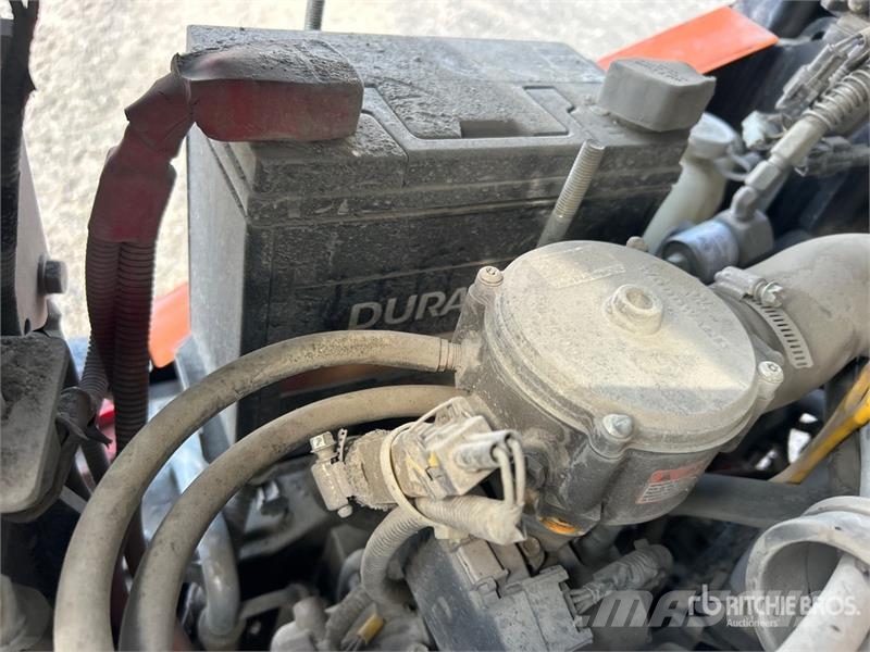 Doosan G25E-7 3850 lb Pneumatic Tire Forklift Autokrāvēji - citi