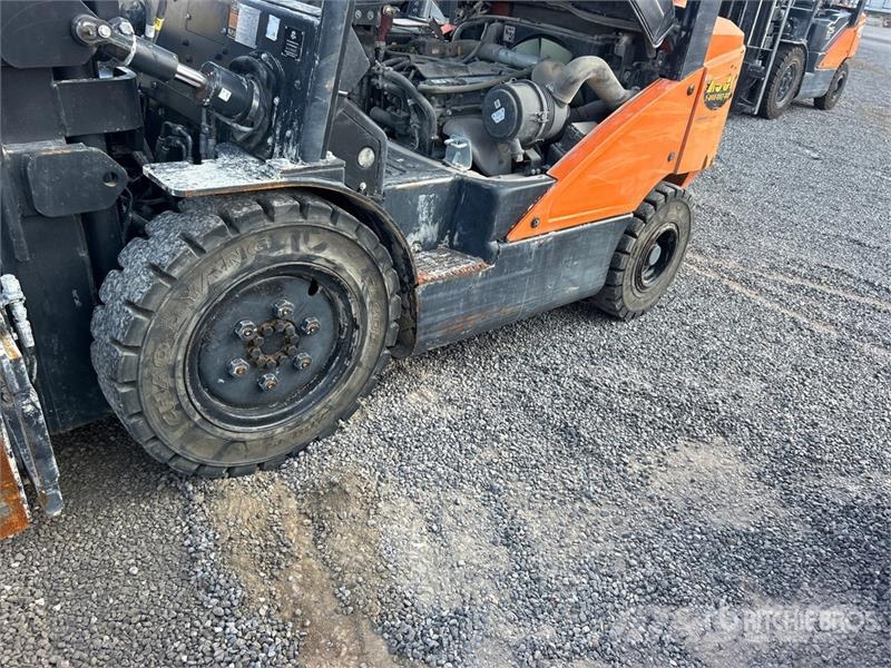 Doosan G25E-7 3850 lb Pneumatic Tire Forklift 그 외 지게차