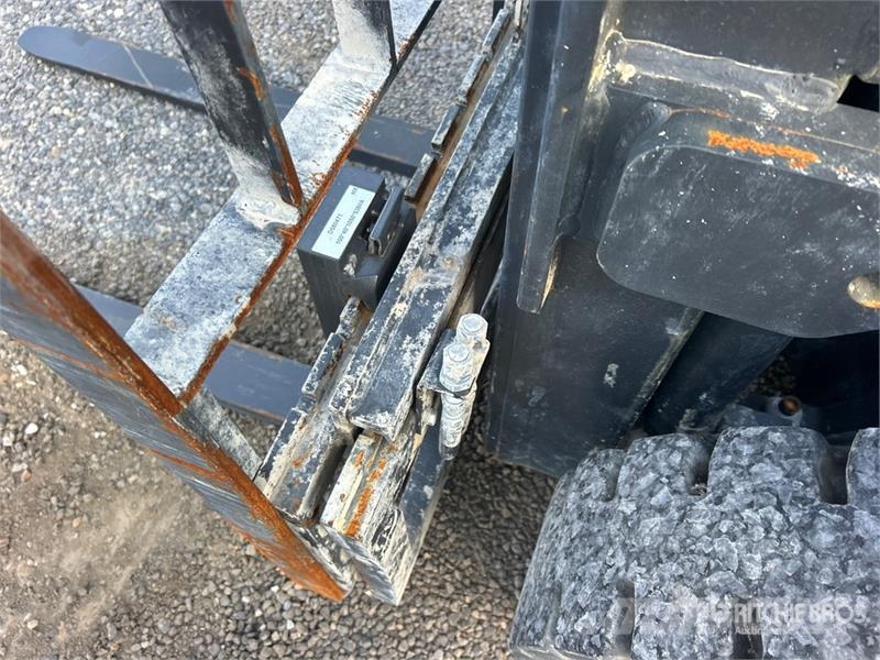 Doosan G25E-7 3850 lb Pneumatic Tire Forklift 그 외 지게차