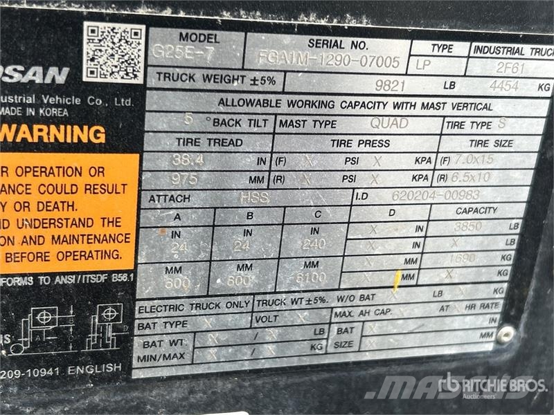 Doosan G25E-7 3850 lb Pneumatic Tire Forklift Autokrāvēji - citi