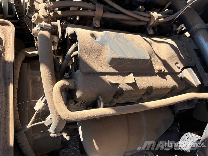 Doosan G25E-7 4600 lb Pneumatic Tire Forklift Інше