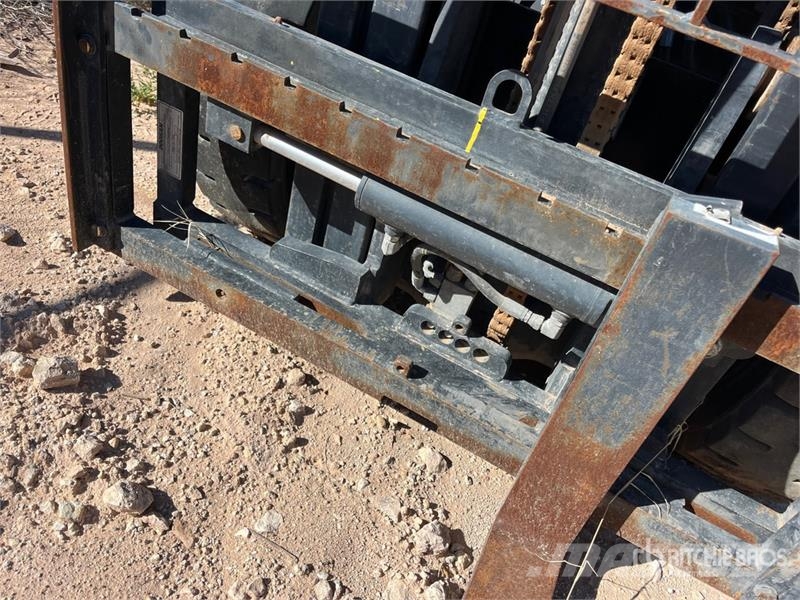 Doosan G25E-7 4600 lb Pneumatic Tire Forklift Інше